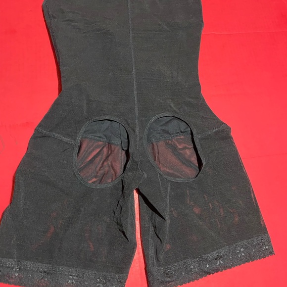 Support/compression undergarment - Picture 2 of 8